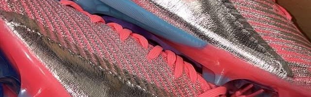 世界杯官方平台-愿望达成，索博斯洛伊晒维尼修斯送给他的后者专属战靴