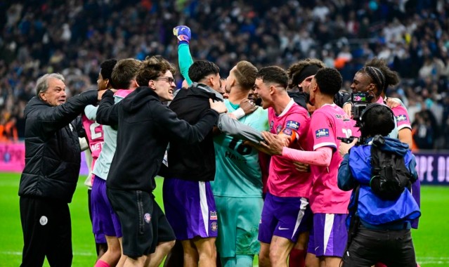 世界杯客户端-5-6！1-2！疯狂一夜，马赛爆冷出局，曼联被绝杀，皇家社会进决赛