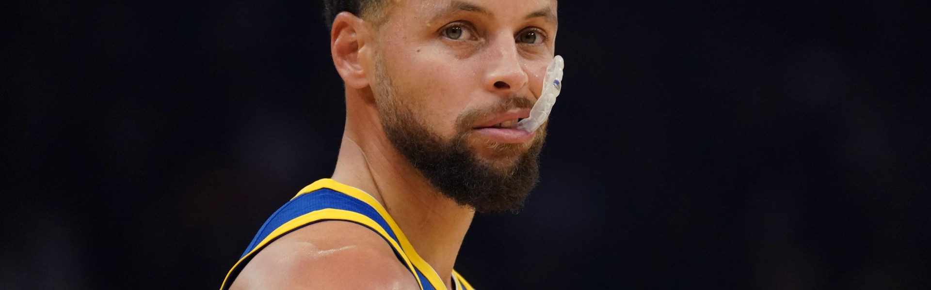 世界杯官网入口-库里：我有时不得不尝试更具侵略性的投篮 巴特勒留下巨大空缺